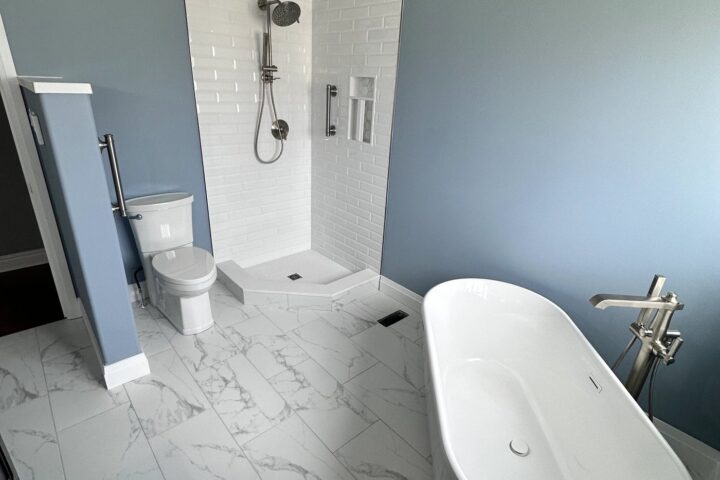 Kitchens & Bathrooms project photo 15 by Lux Con Construction Inc.