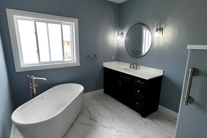 Kitchens & Bathrooms project photo 18 by Lux Con Construction Inc.