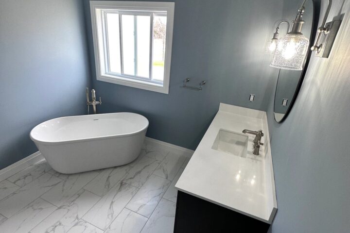 Kitchens & Bathrooms project photo 12 by Lux Con Construction Inc.