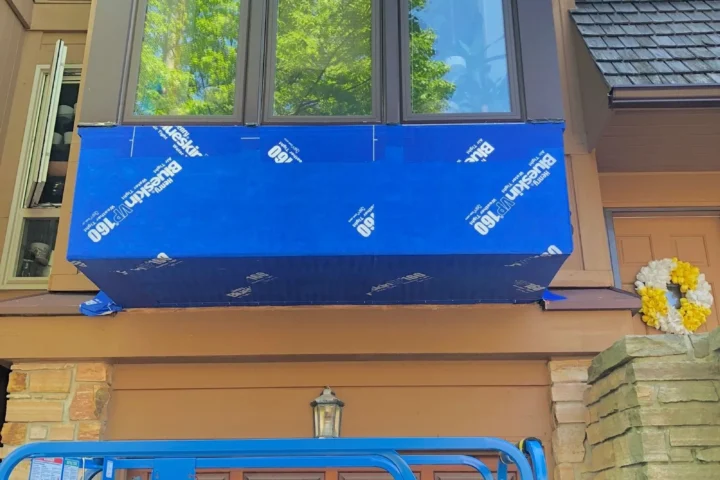 Bay window exterior restoration: project photo 9 from Lux Con Construction Inc.