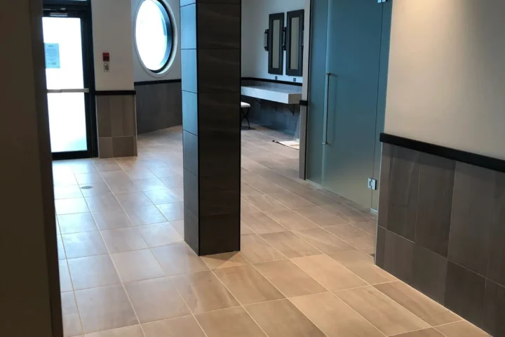 Changing room renovation: after 4 from Lux Con Construction Inc.