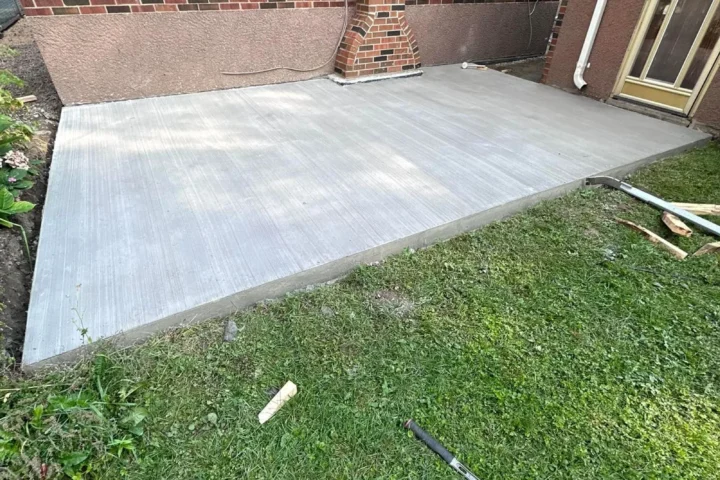 Concrete patio and walkway: project photo 6 from Lux Con Construction Inc.