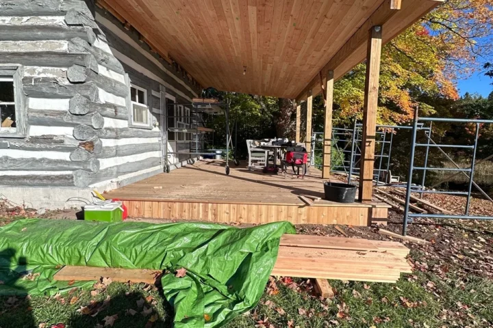 Decks and fences project by Lux Con Construction Inc.