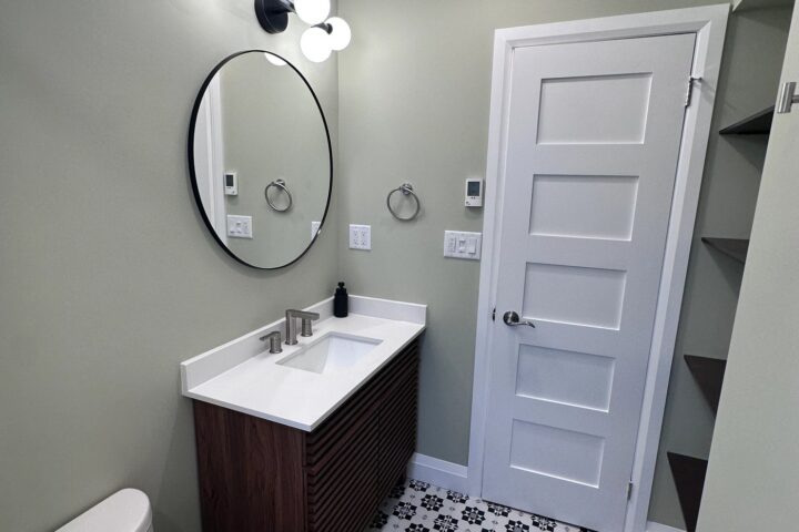 Kitchens & Bathrooms project photo 3 by Lux Con Construction Inc.