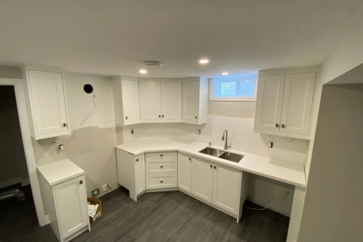 Kitchens and bathrooms project by Lux Con Construction Inc.