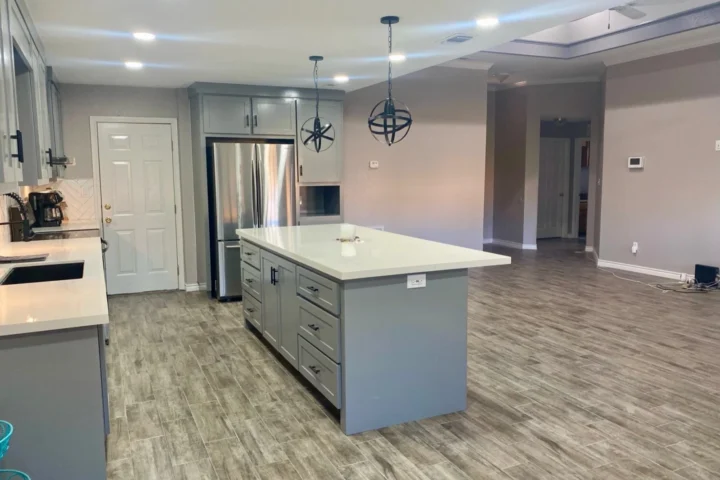 Kitchens and bathrooms project by Lux Con Construction Inc.