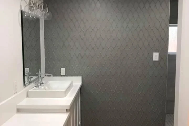 Kitchens and bathrooms project by Lux Con Construction Inc.