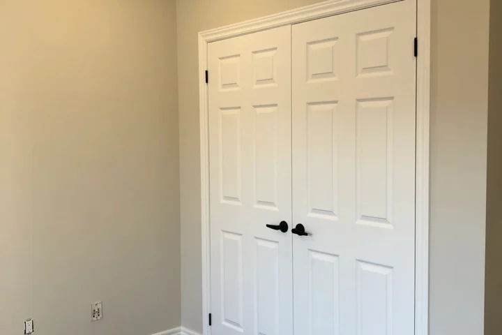 Painting and wallpaper project by Lux Con Construction Inc.
